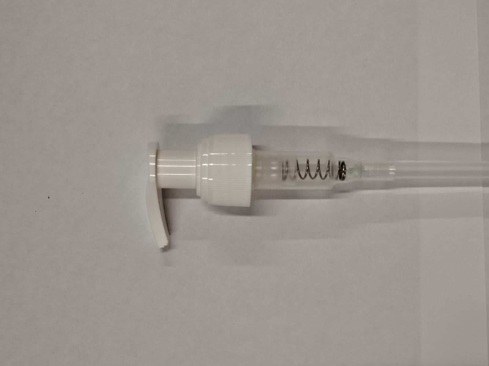 BOMBA CREMERA BLANCA R24 Bomba cremera (Rosca 24/410 – Blanco) - Image 1